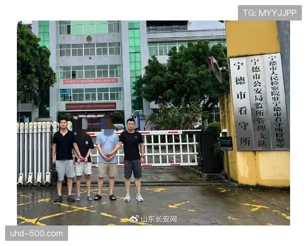 某前车队领队因商业欺诈案出庭受审